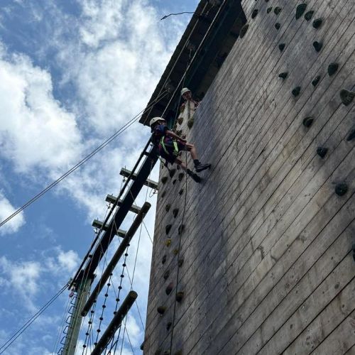 Ginst - Climbing